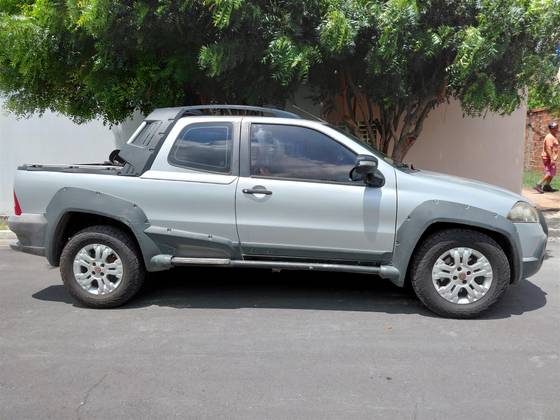 FIAT STRADA 1.8 MPI ADVENTURE CD 16V FLEX 2P MANUAL FIAT STRADA 1.8 MPI ADVENTURE CD 16V FLEX 2P MANUAL